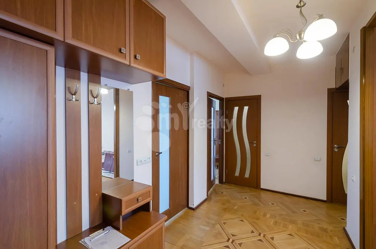 Купить 3 комнатную квартиру Кохбаци ул, Центр Ереван, 160971