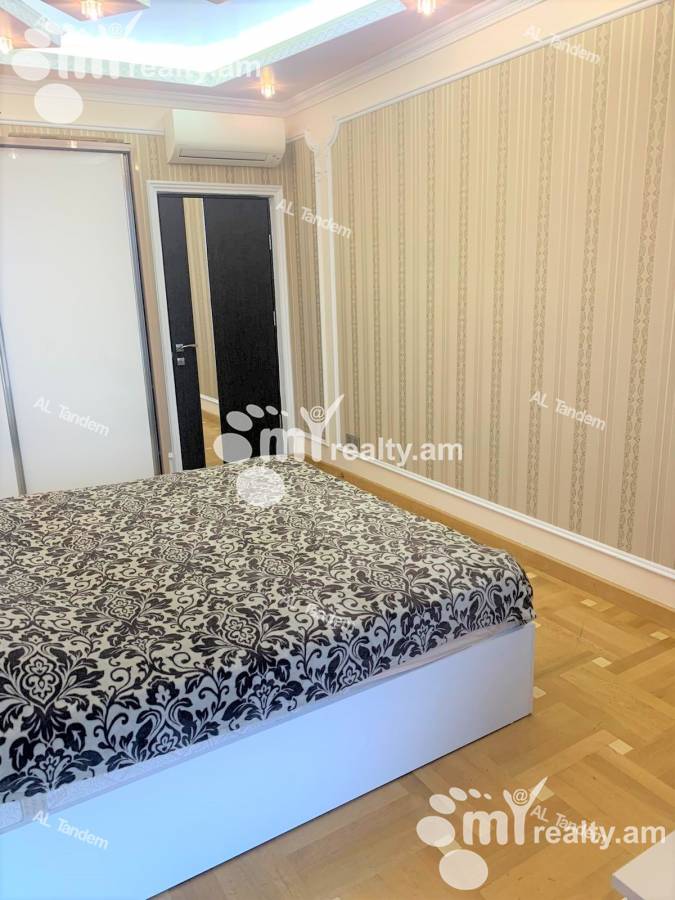 4 bedroom apartment for sale Vardanants St, Center Yerevan, 135107