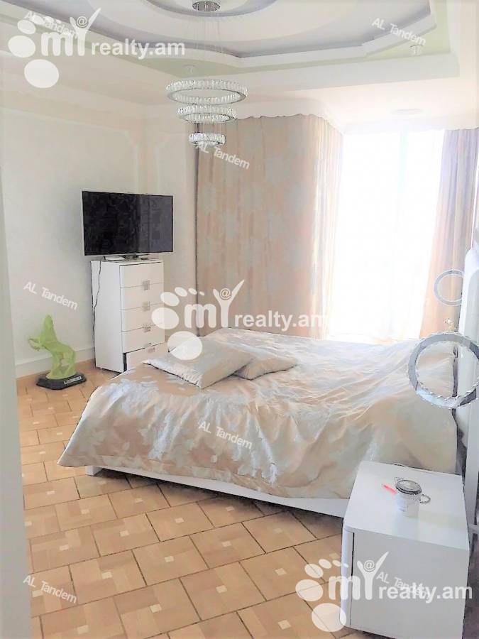 4 bedroom apartment for sale Vardanants St, Center Yerevan, 135107