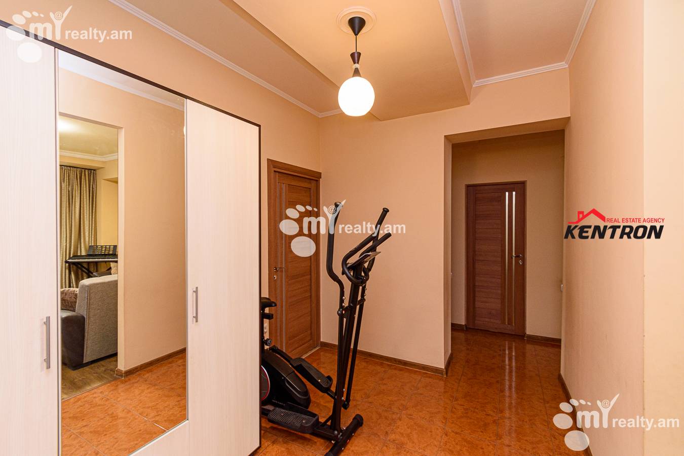 3 bedroom apartment for sale خیابان کومیتاس, عربگیر ایروان, 129294