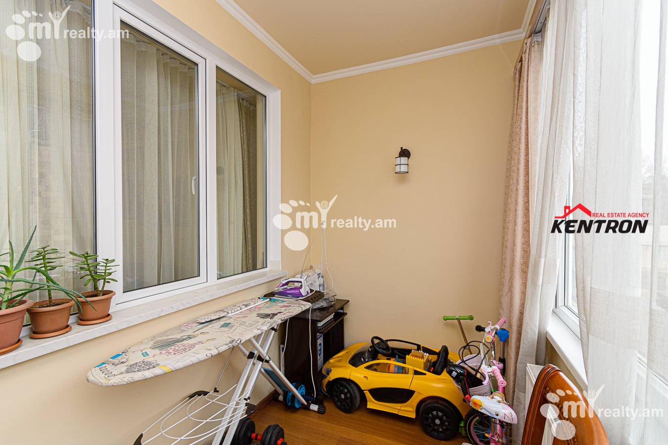 3 bedroom apartment for sale خیابان کومیتاس, عربگیر ایروان, 129294