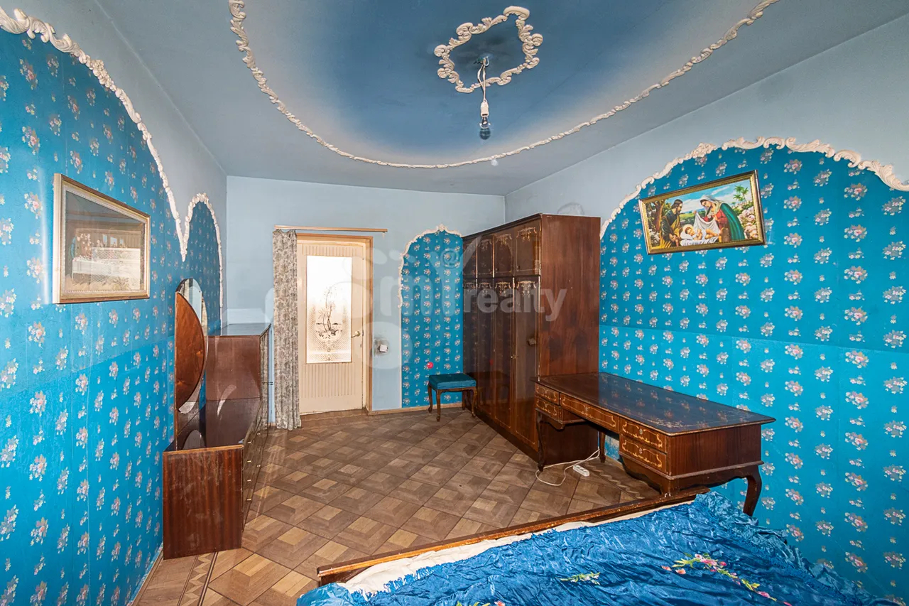 Купить 4 комнатную квартиру Азатутян пр, Арабкир Ереван, 160071