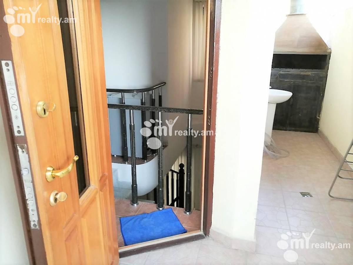 4 bedroom apartment for rent Ghazar Parpetsi St, Center Yerevan, 124054