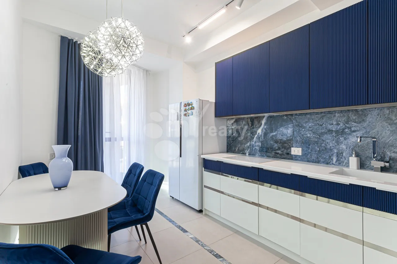 3 սենյականոց բնակարան  Անտառային փող, Կենտրոն Երևան, 160198