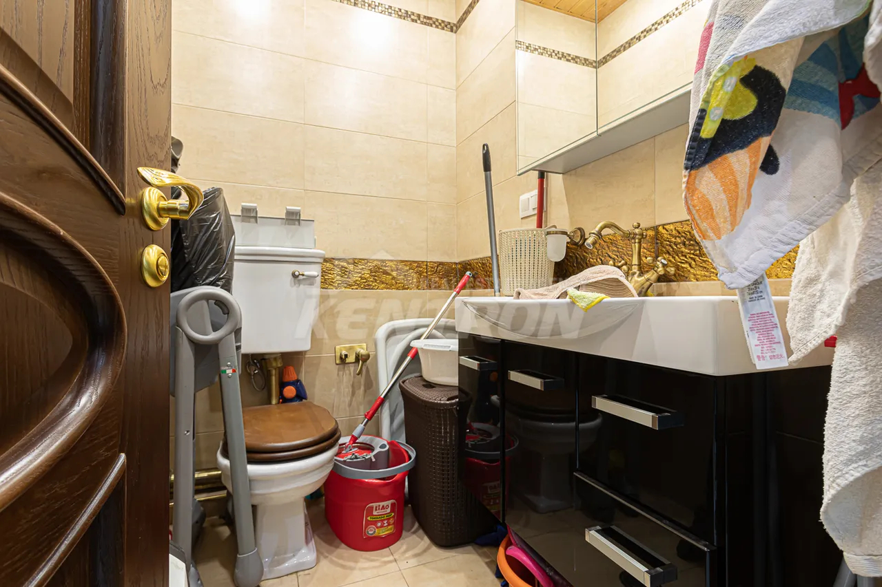 3 bedroom apartment for sale rue d'Abovyan, Center Yerevan, 157934