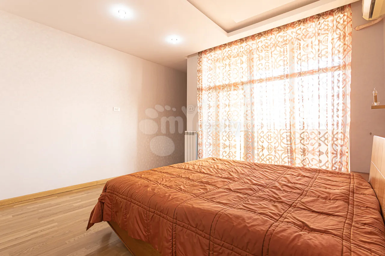 4 bedroom apartment for rent Baghramyan av(Arabkir), Arabkir Yerevan, 158372