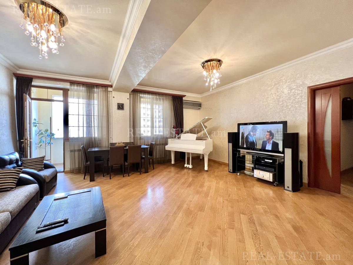 3 bedroom apartment for sale Saryan St, Center Yerevan, 124690