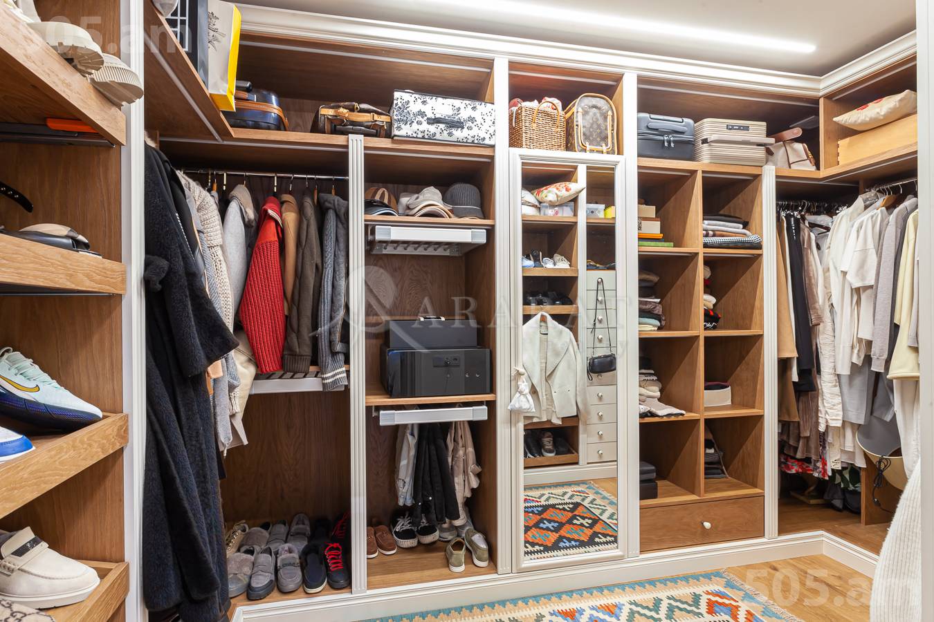 5 սենյականոց բնակարան  Բուզանդի փող, Կենտրոն Երևան, 154376