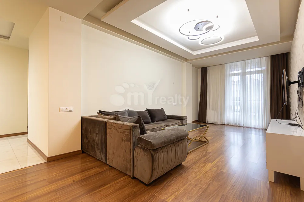 varcov-bnakaran-norakaruycum/3-senyakanoc/Sayat-Nova+Ave/Center/Yerevan