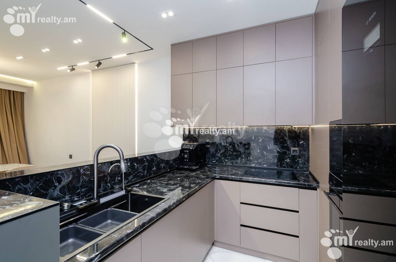 3 bedroom apartment for sale خیابان لِنینگراندیان, آچاپنیاک ایروان, 154444