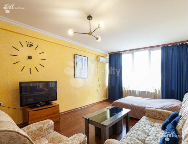 1-senyakanoc-bnakaran-vacharq-Yerevan-Center