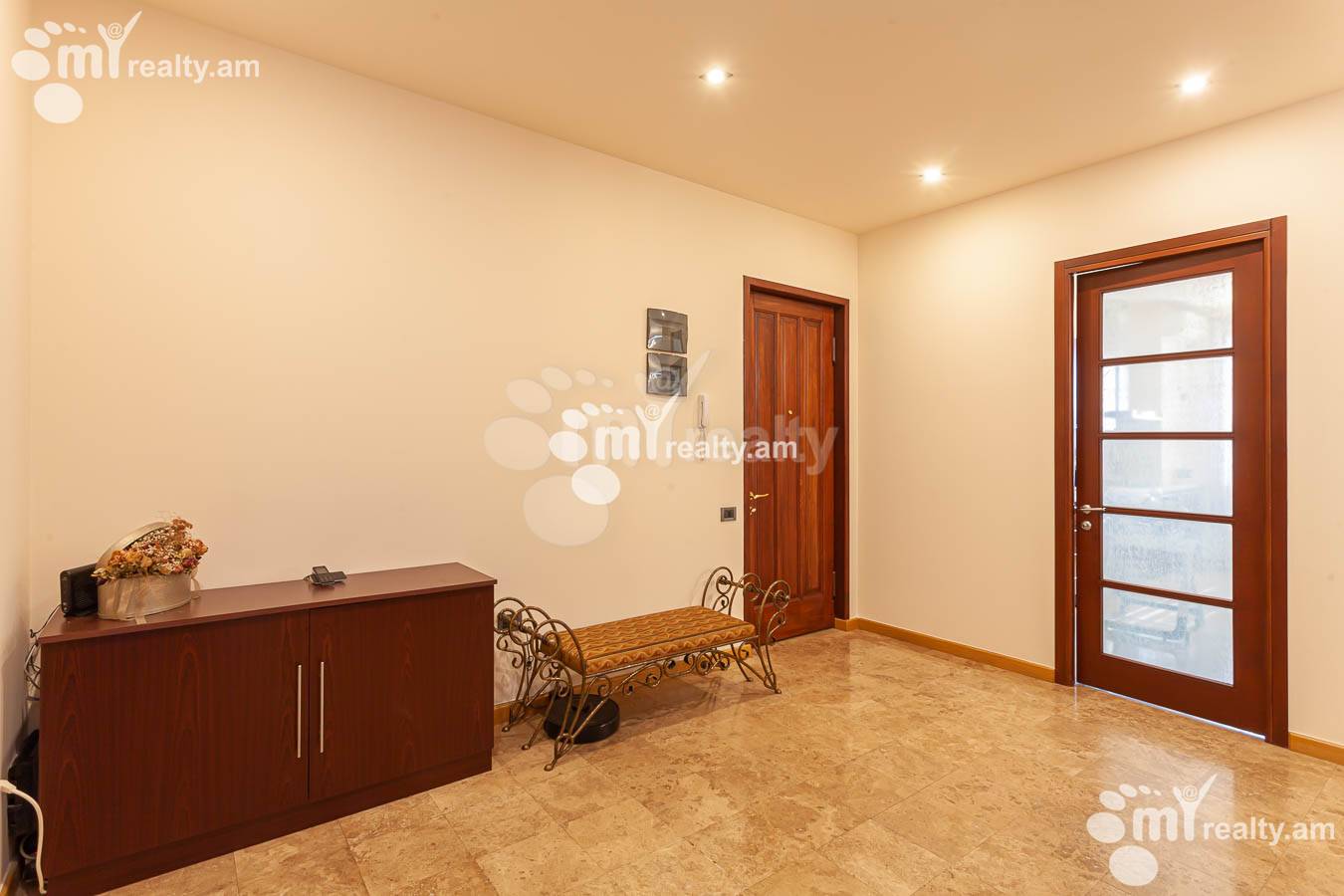 4 bedroom apartment for sale خیابان آنتارایین, مرکز شهر ایروان, 153628