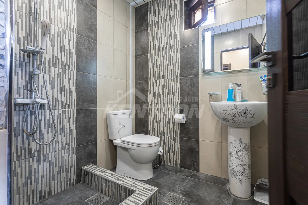 House for sale Paruyr Sevak dis. 1st street, Avan Yerevan, 158500