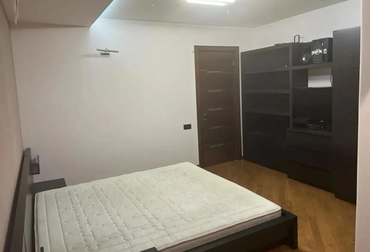 3 սենյականոց բնակարան  Նալբանդյան փող, Կենտրոն Երևան, 158397