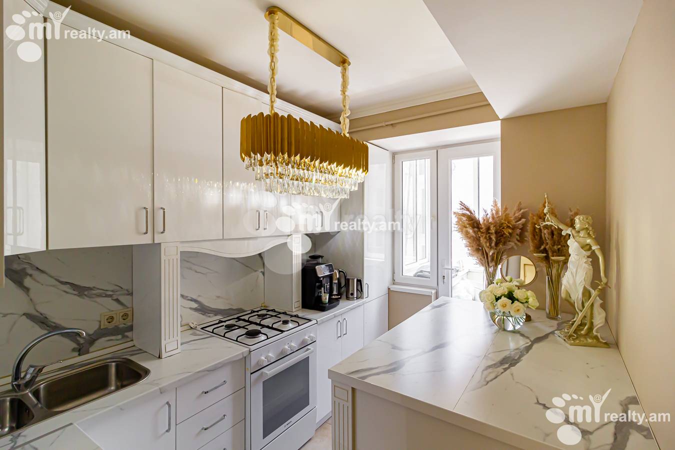 3 bedroom apartment for rent Teryan St, Center Yerevan, 151706