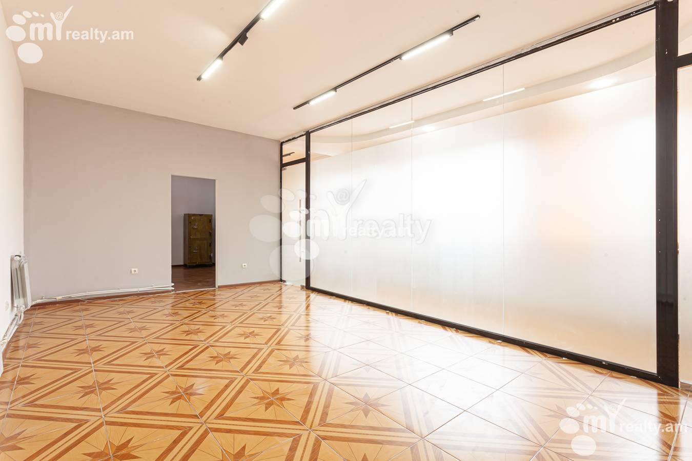 Commercial for sale خیابان Hasratian., آچاپنیاک ایروان, 155404