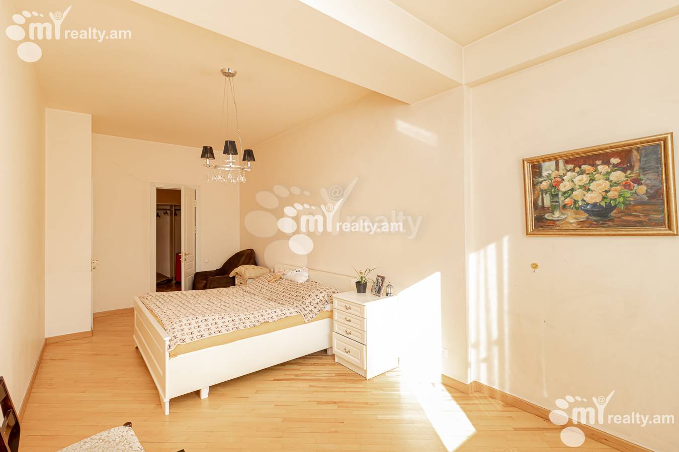 3 bedroom apartment for sale Northern (Hyusisayin)  Ave, Center Yerevan, 143222