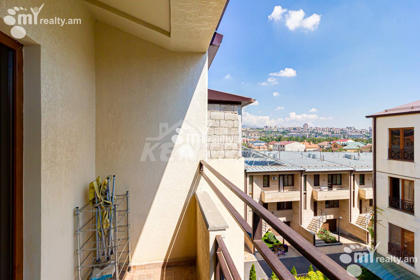 6 սենյականոց բնակարան  Ծարավ Աղբյուրի փող., Ավան Երևան, 152021