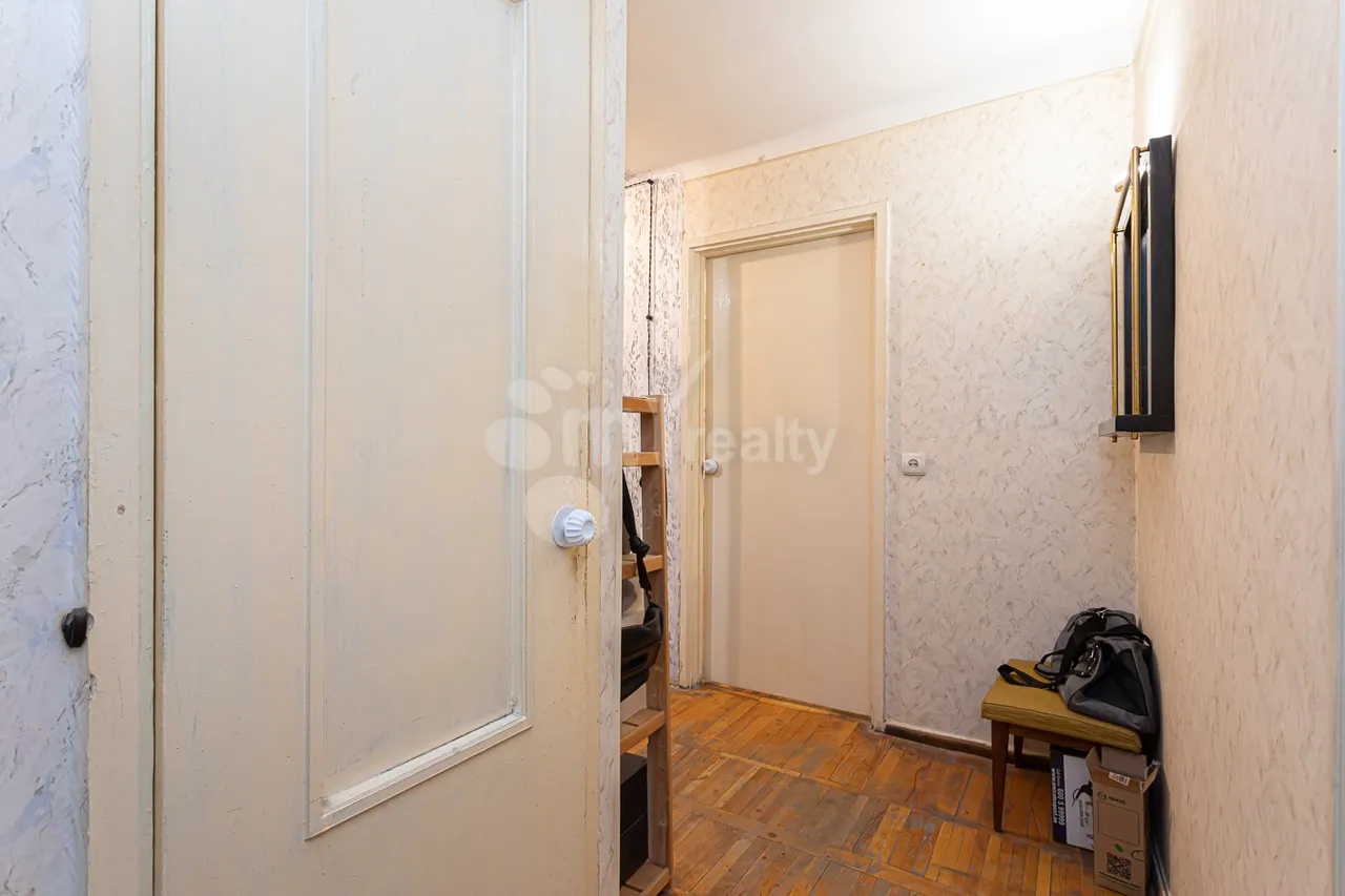 3 bedroom apartment for sale Buzand St, Center Yerevan, 158424