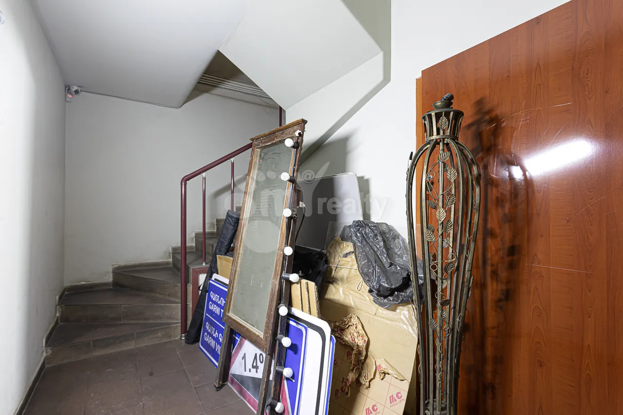 Снять коммерческoе помещение Сарян ул, Центр Ереван, 160192