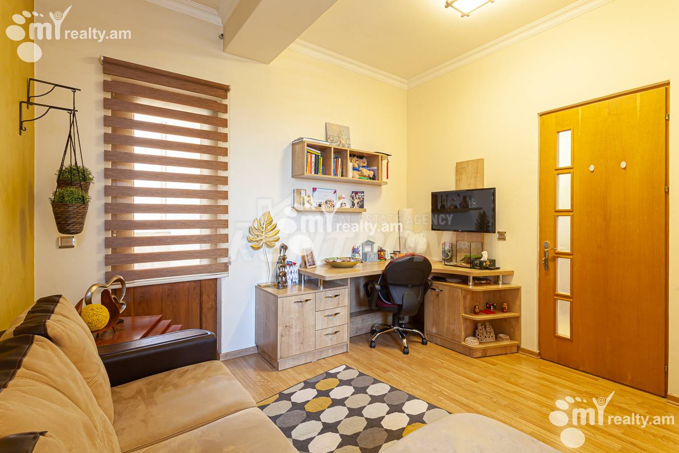 4 bedroom apartment for sale Antarayin St, Center Yerevan, 156021