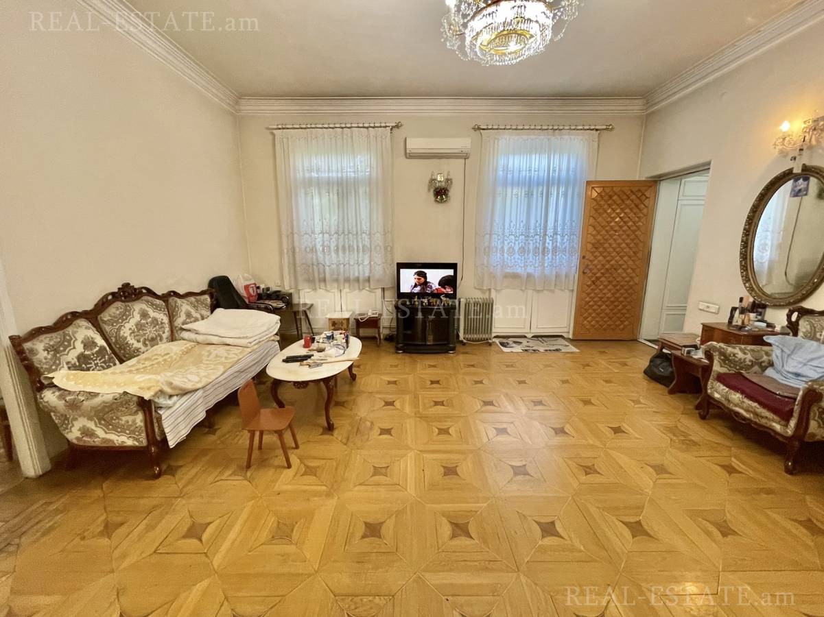 House for sale خیابان اِرزنکیان, عربگیر ایروان, 131697