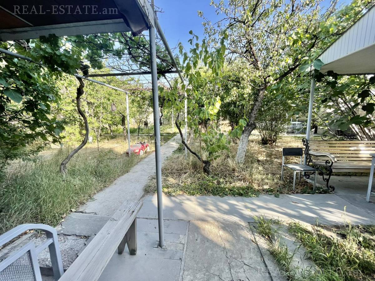 House for sale خیابان اِرزنکیان, عربگیر ایروان, 131697