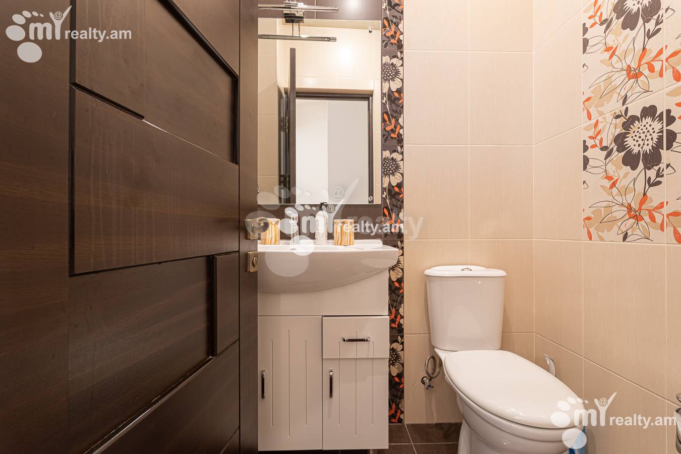 4 bedroom apartment for rent Antarayin St, Center Yerevan, 156170