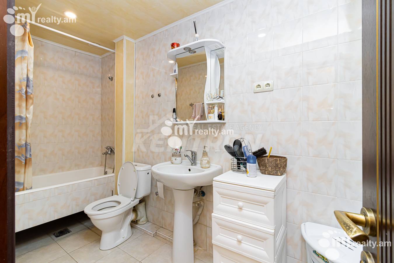 Купить 5 комнатную квартиру Г.Кочар ул, Арабкир Ереван, 154320