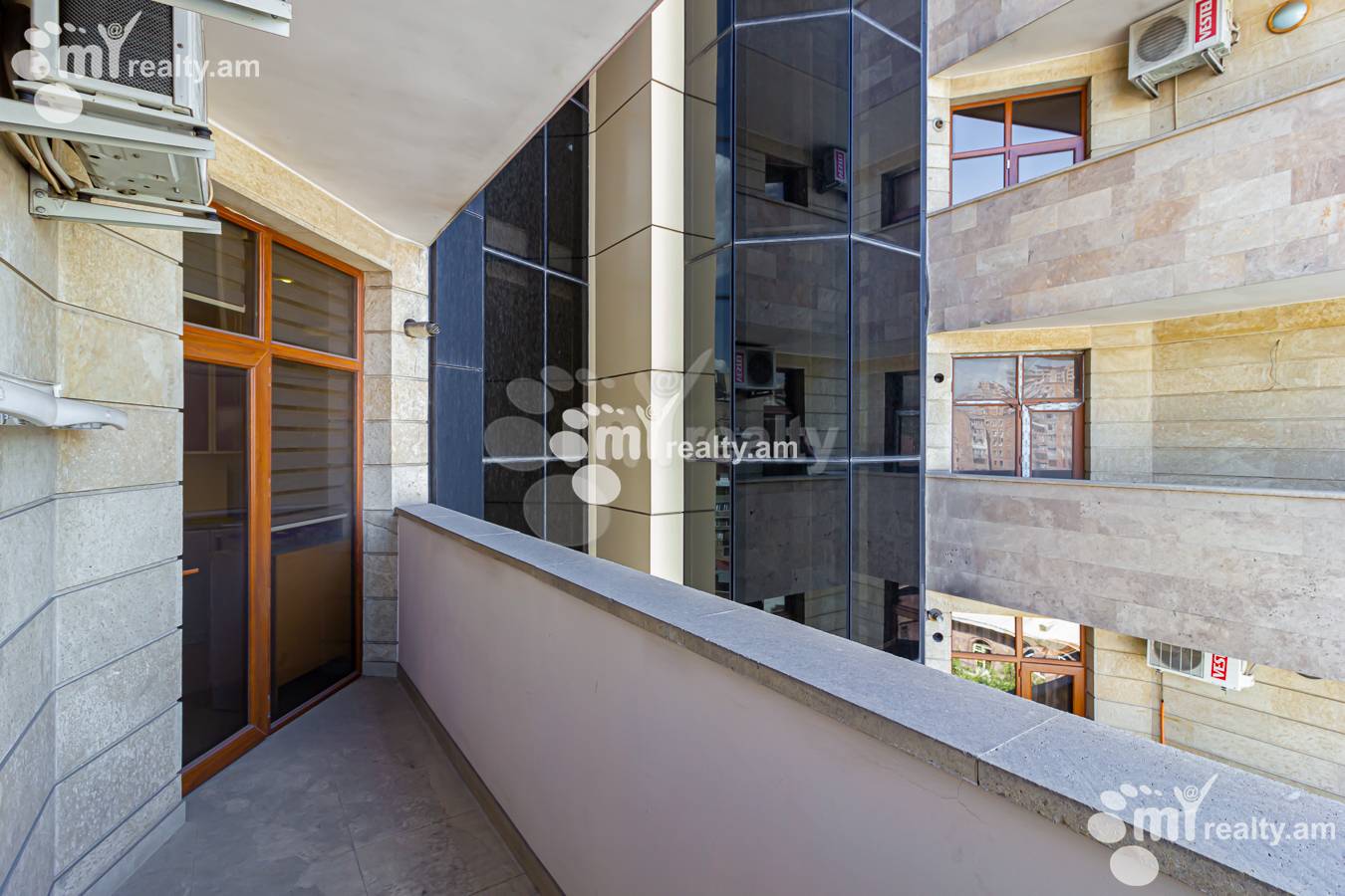 Купить 5 комнатную квартиру Баграмян пр(Кентрон), Центр Ереван, 151292