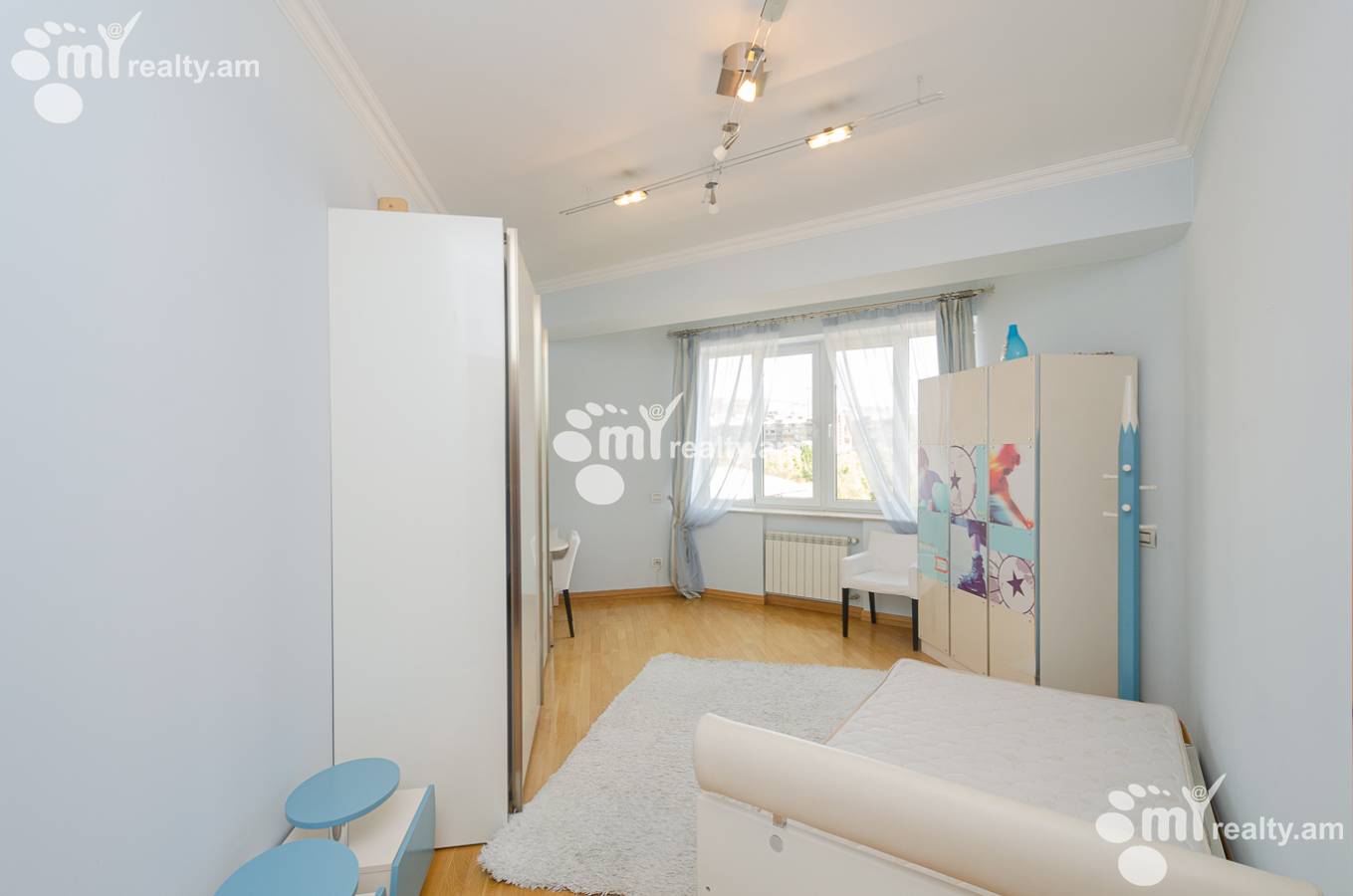 4 սենյականոց բնակարան վարձով Չայկովսկու փող, Կենտրոն Երևան, 154235