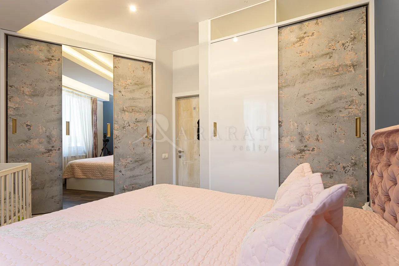 4 bedroom apartment for sale خیابان کیِفیان, عربگیر ایروان, 157369