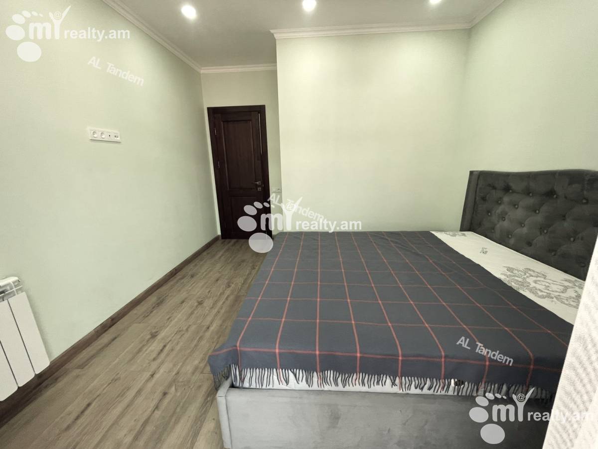 Купить 3 комнатную квартиру Анрапетутян ул, Центр Ереван, 156569
