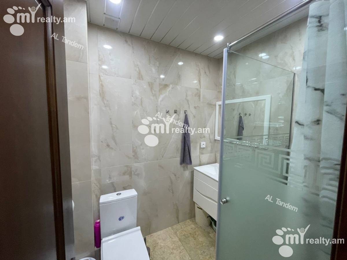 Купить 3 комнатную квартиру Анрапетутян ул, Центр Ереван, 156569