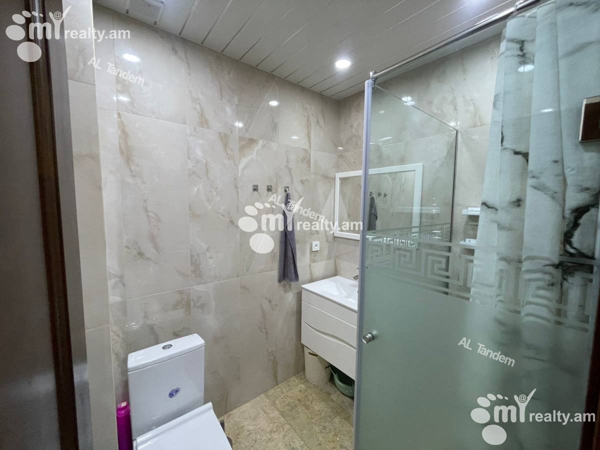 Купить 3 комнатную квартиру Анрапетутян ул, Центр Ереван, 156569