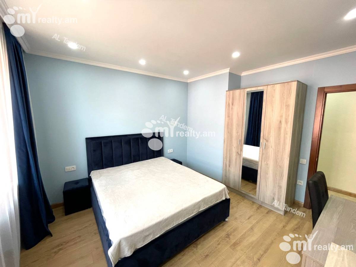 Купить 3 комнатную квартиру Анрапетутян ул, Центр Ереван, 156569