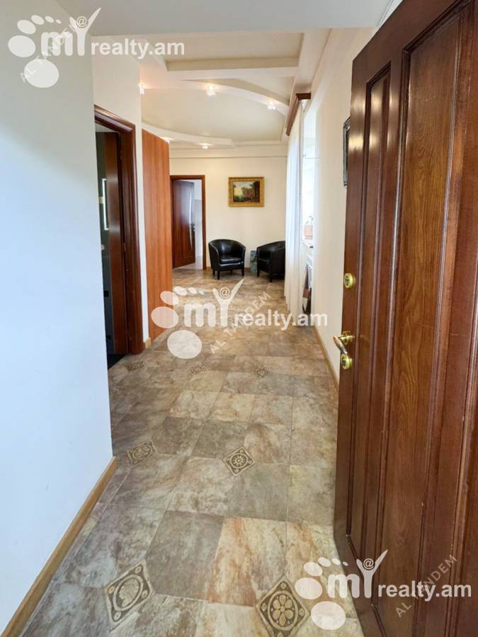 3 սենյականոց բնակարան  Սարյան փող, Կենտրոն Երևան, 127177