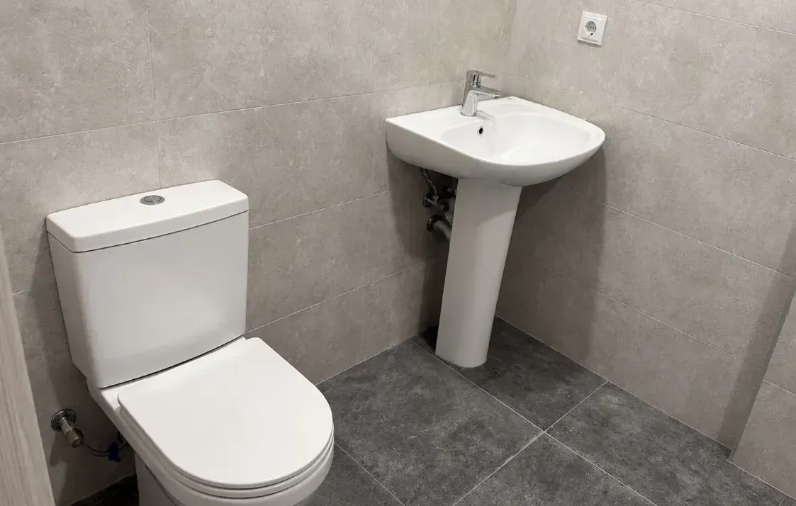 4 bedroom apartment for rent خیابان گِریبودوف, عربگیر ایروان, 161590