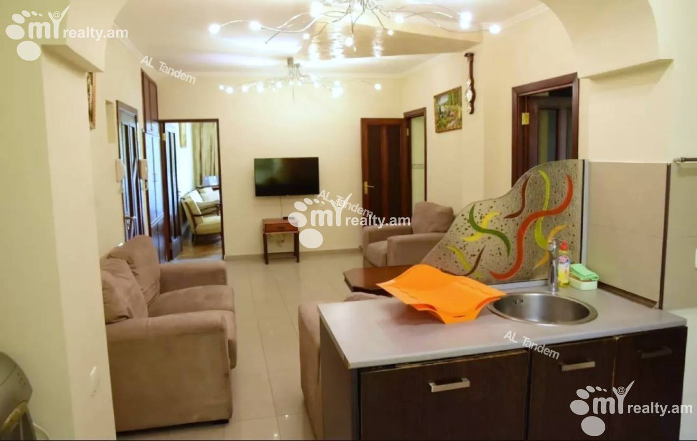 3 սենյականոց բնակարան վարձով Մաշտոցի պող, Կենտրոն Երևան, 151660