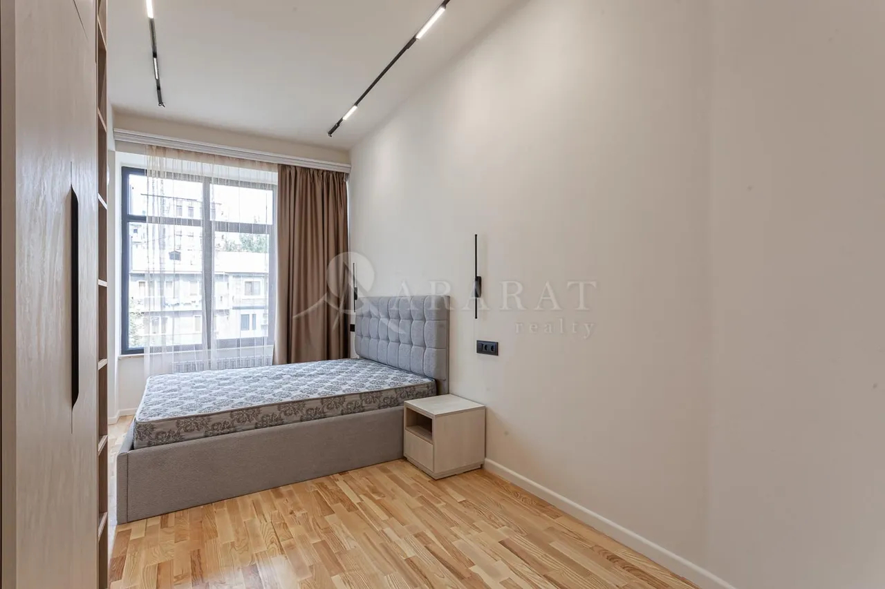 4 bedroom apartment for sale Nalbandyan St, Center Yerevan, 157673