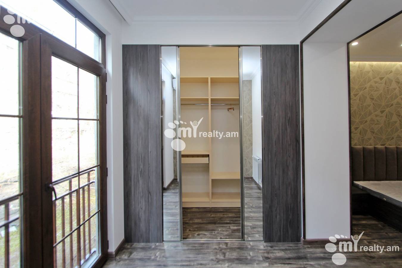 3 bedroom apartment for sale Saryan St, Center Yerevan, 140722