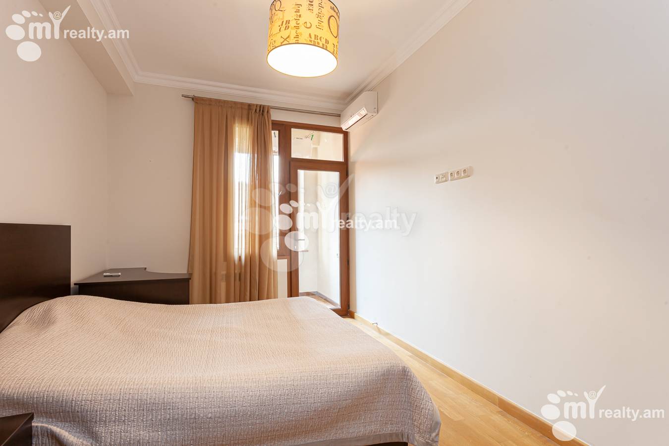 3 bedroom apartment for rent Aram St, Center Yerevan, 156058