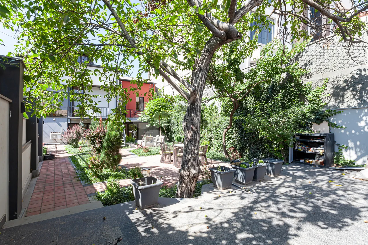 House for sale Fizkulturnikner St, Center Yerevan, 157326