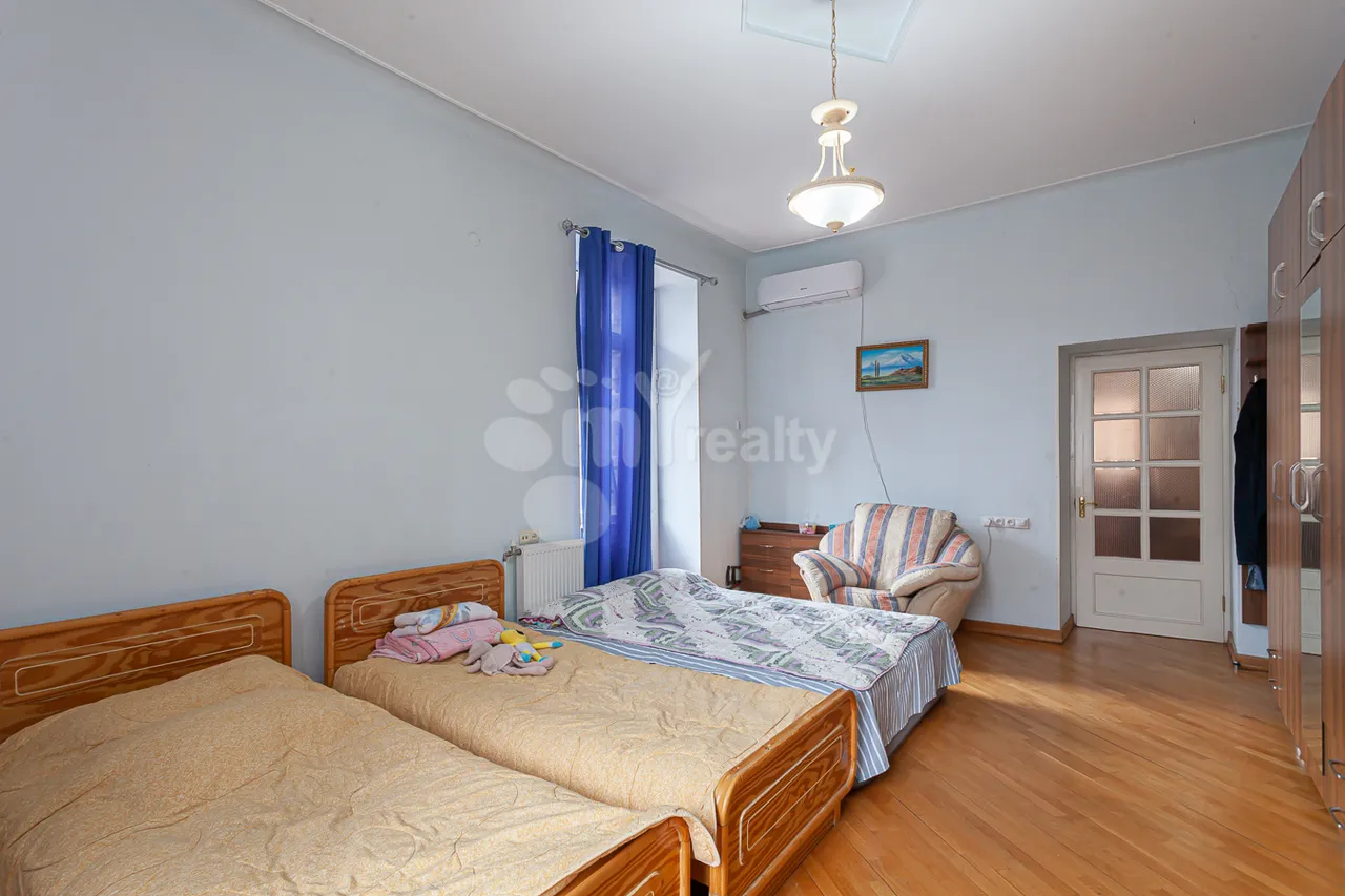 3 bedroom apartment for sale Mashtots Ave, Center Yerevan, 159983