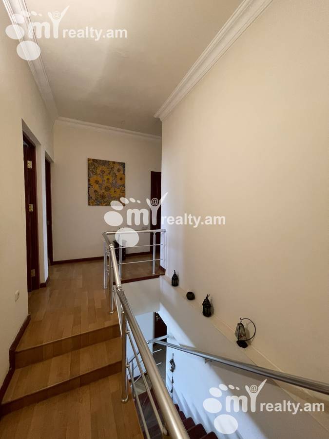 4 bedroom apartment for sale Rafayel Lemkin's street, Center Yerevan, 131555