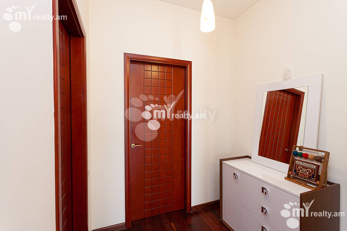 3 bedroom apartment for rent Tamanyan St, Center Yerevan, 157139
