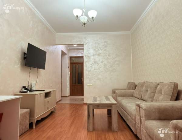 2-senyakanoc-bnakaran-vacharq-Yerevan-Center