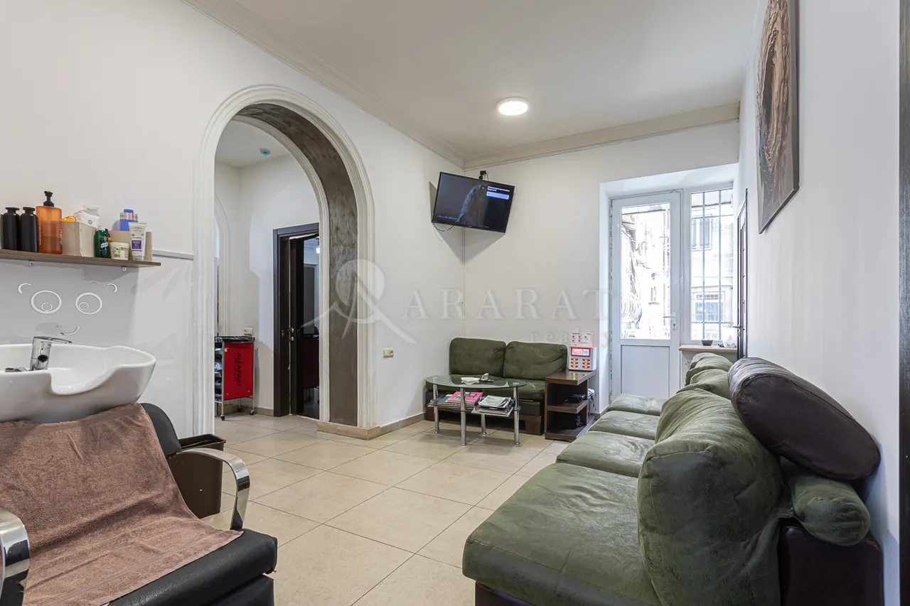 Commercial property for sale Mashtots Ave, Center Yerevan, 157989