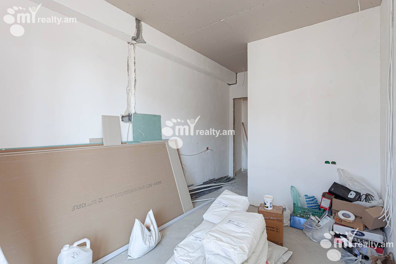 3 սենյականոց բնակարան  Ծարավ Աղբյուրի փող., Ավան Երևան, 152550