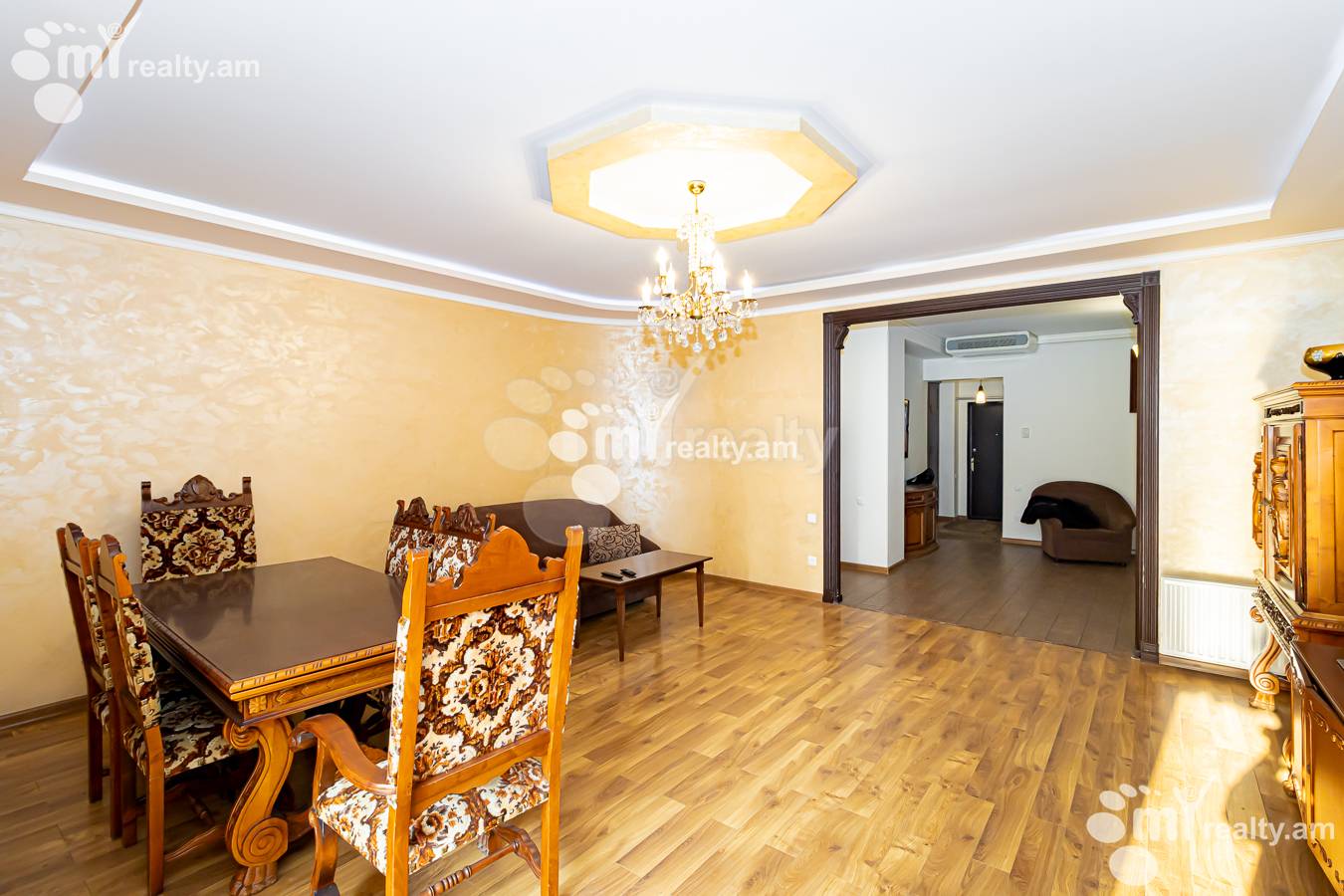 Купить 4 комнатную квартиру Арам ул, Центр Ереван, 154644